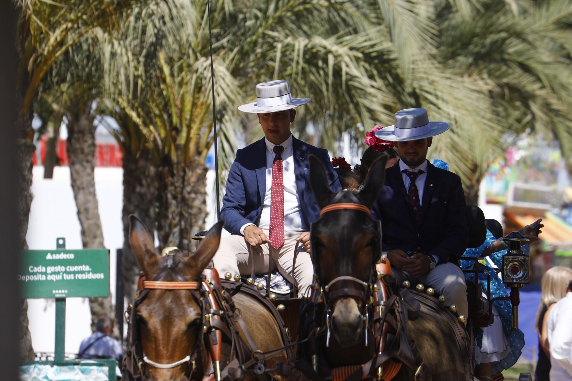 El brillante ambiente del miércoles de Feria en Córdoba, en imágenes