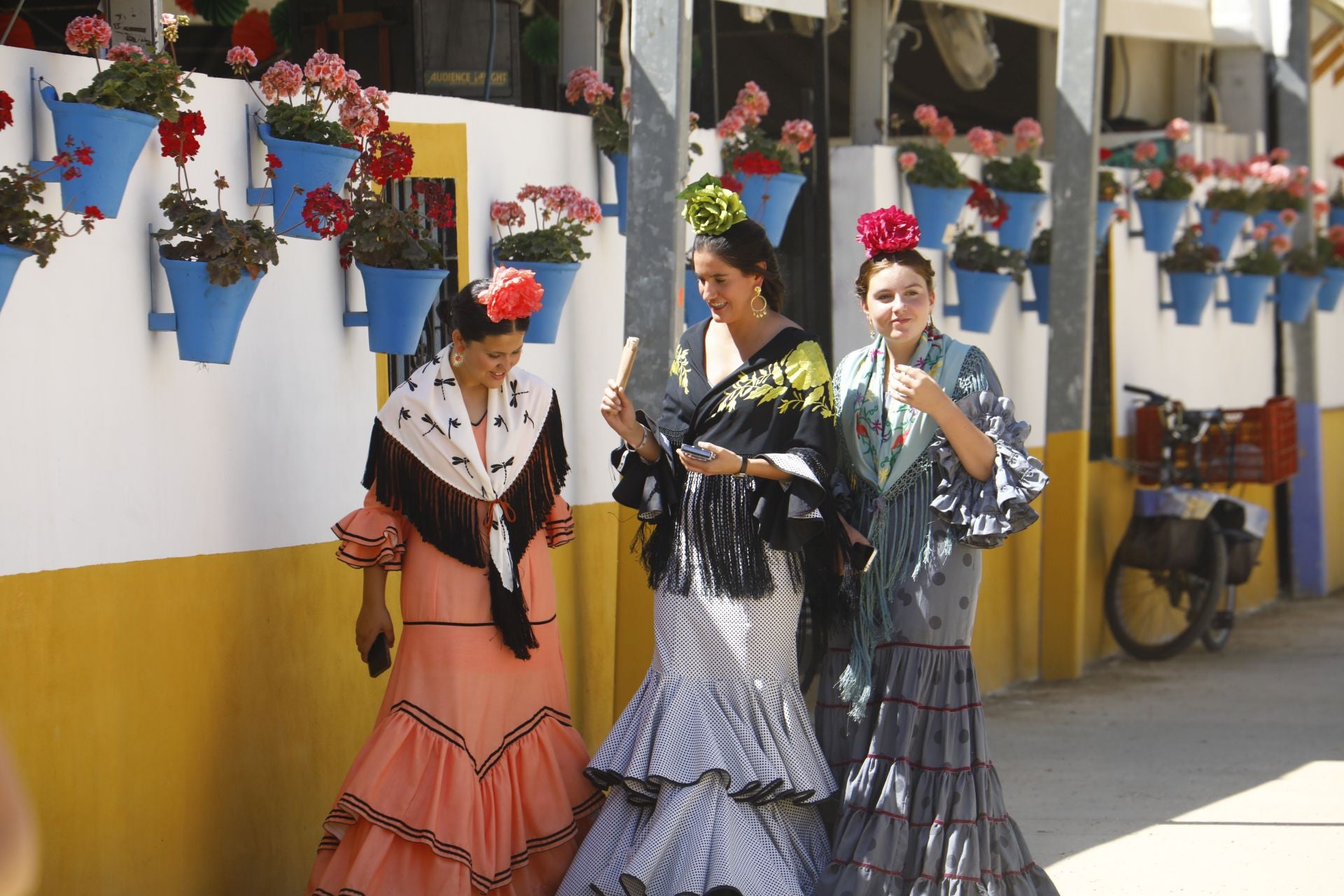 El brillante ambiente del miércoles de Feria en Córdoba, en imágenes