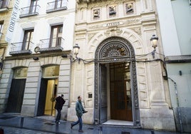 Señalamientos y denuncias: elecciones en el Ateneo entre candidatos en guerra