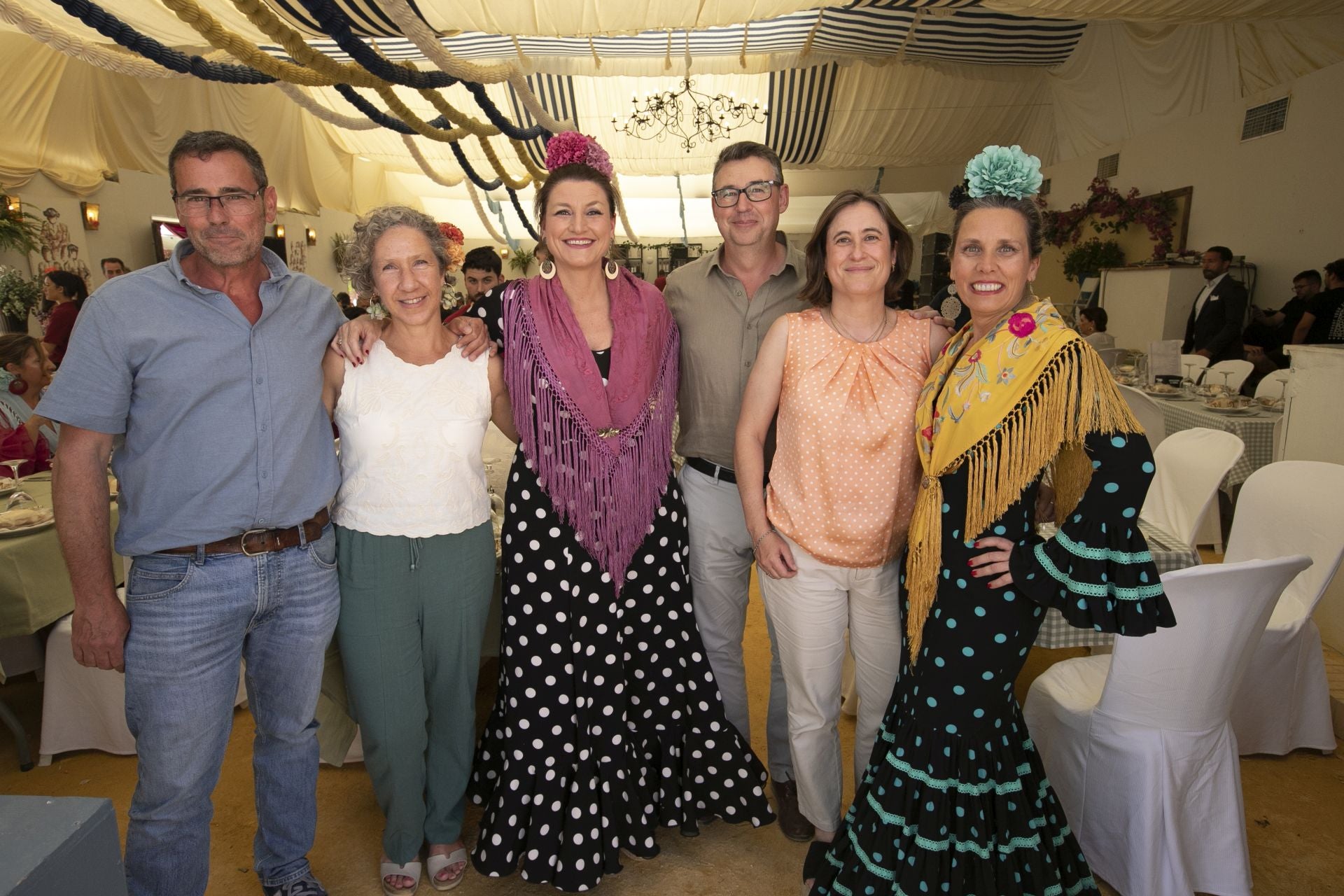 Las mejores imágenes del ambiente en las casetas el miércoles de la Feria de Córdoba
