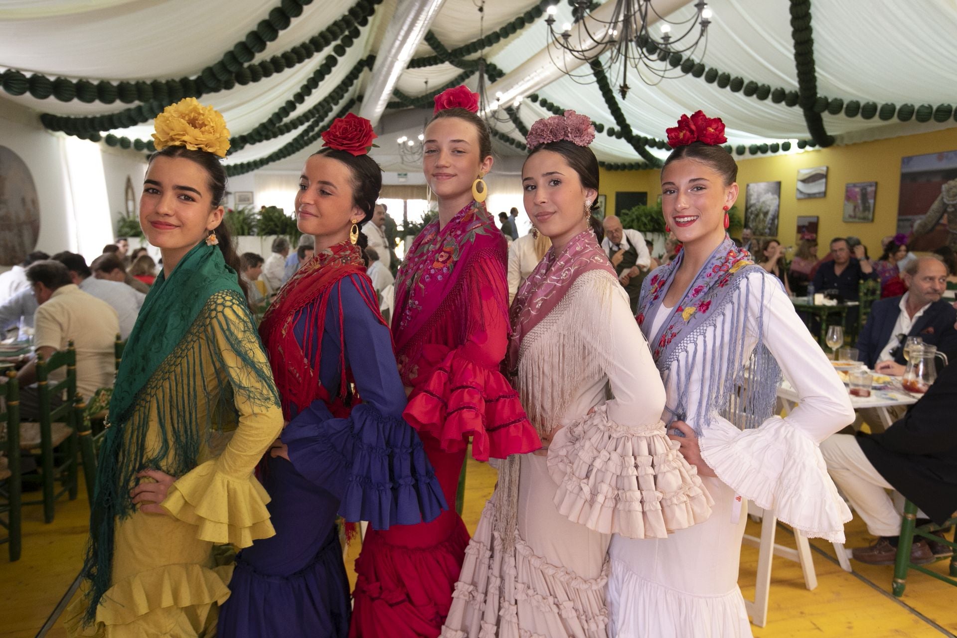 Las mejores imágenes del ambiente en las casetas el miércoles de la Feria de Córdoba
