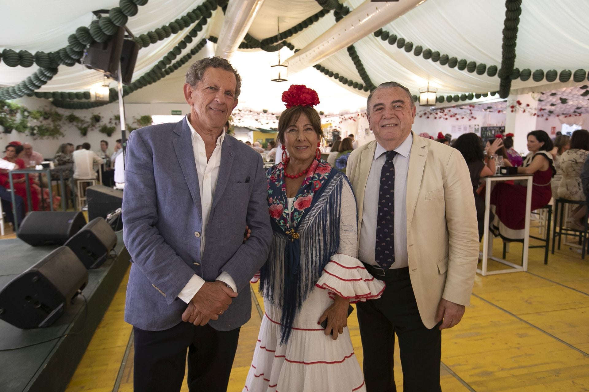 La alegría crece en intensidad en las casetas el miércoles de Feria de Córdoba, en imágenes