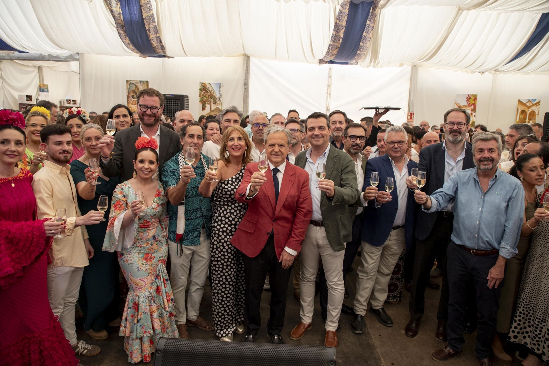 Las mejores imágenes del ambiente en las casetas el miércoles de la Feria de Córdoba
