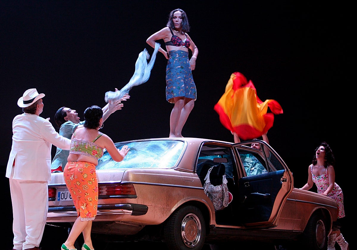 Escena de la producción de 'Carmen' de Calixto Bieito, durante unas funciones en el Liceu en el año 2010