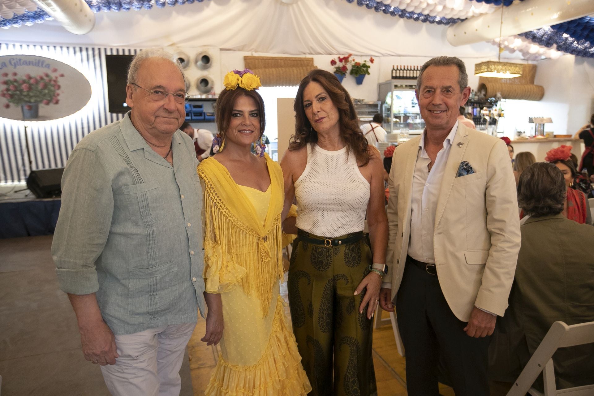 El animado ambiente en las casetas el jueves de la Feria de Córdoba, en imágenes