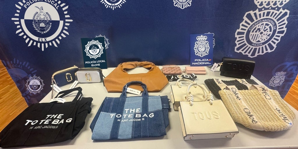 Confiscan más de un millar de bolsos falsificados de marcas de lujo en una nave industrial de elche