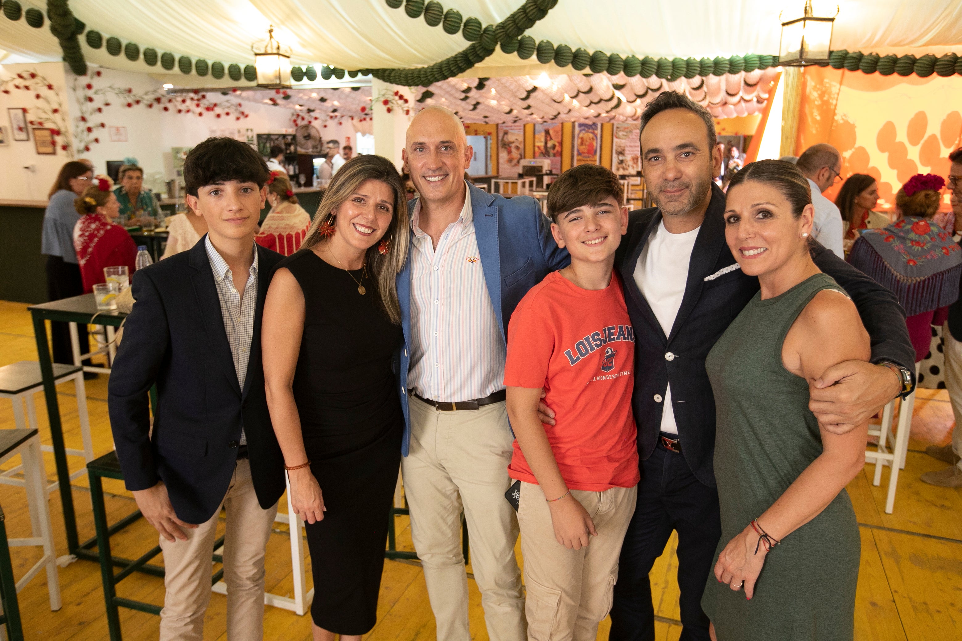 La animada vida de las casetas de la Feria de Córdoba este viernes, en imágenes