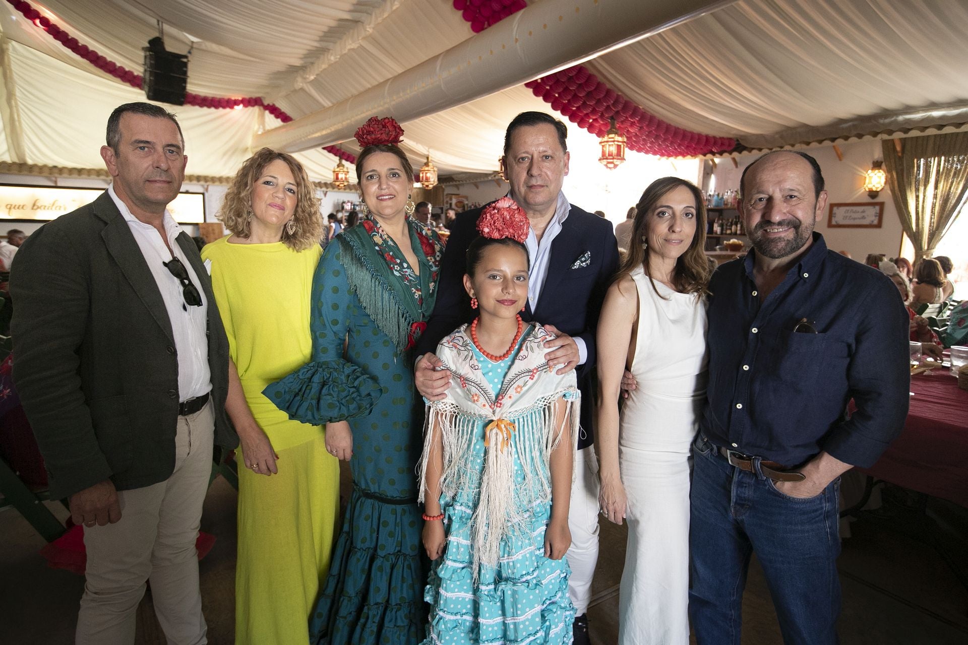 El espléndido ambiente en las casetas el viernes de Feria de Córdoba, en imágenes