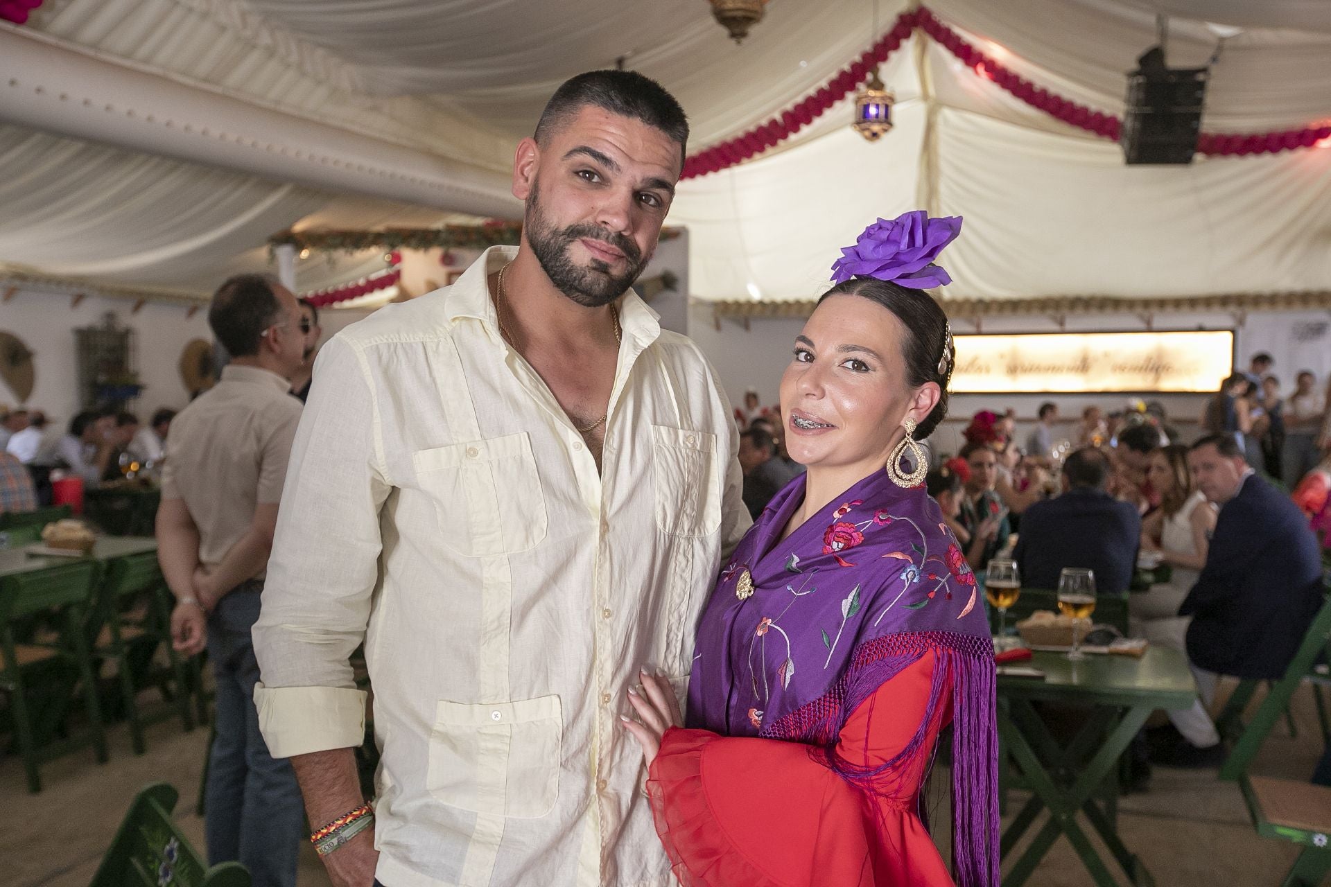 El espléndido ambiente en las casetas el viernes de Feria de Córdoba, en imágenes