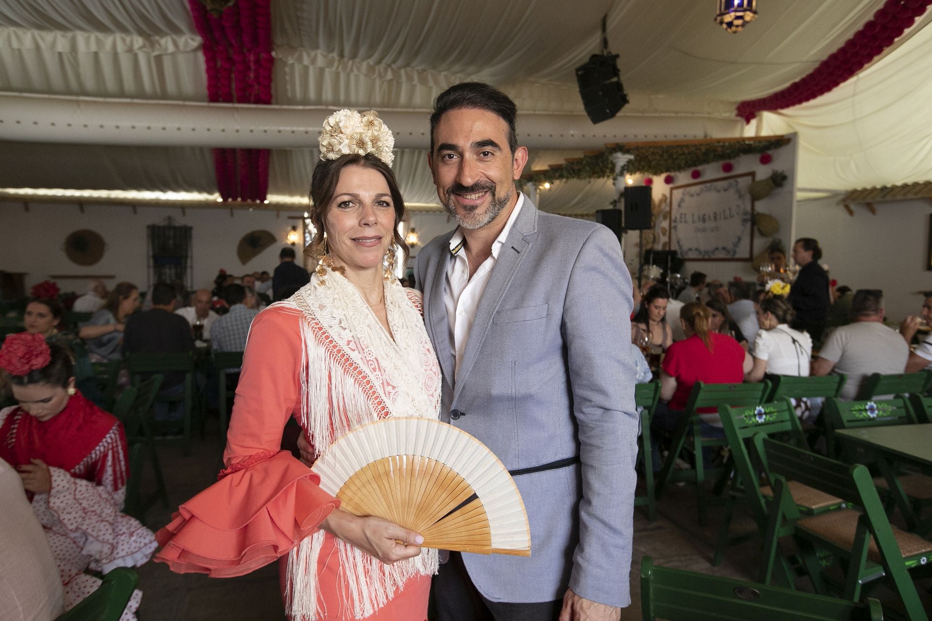 El espléndido ambiente en las casetas el viernes de Feria de Córdoba, en imágenes