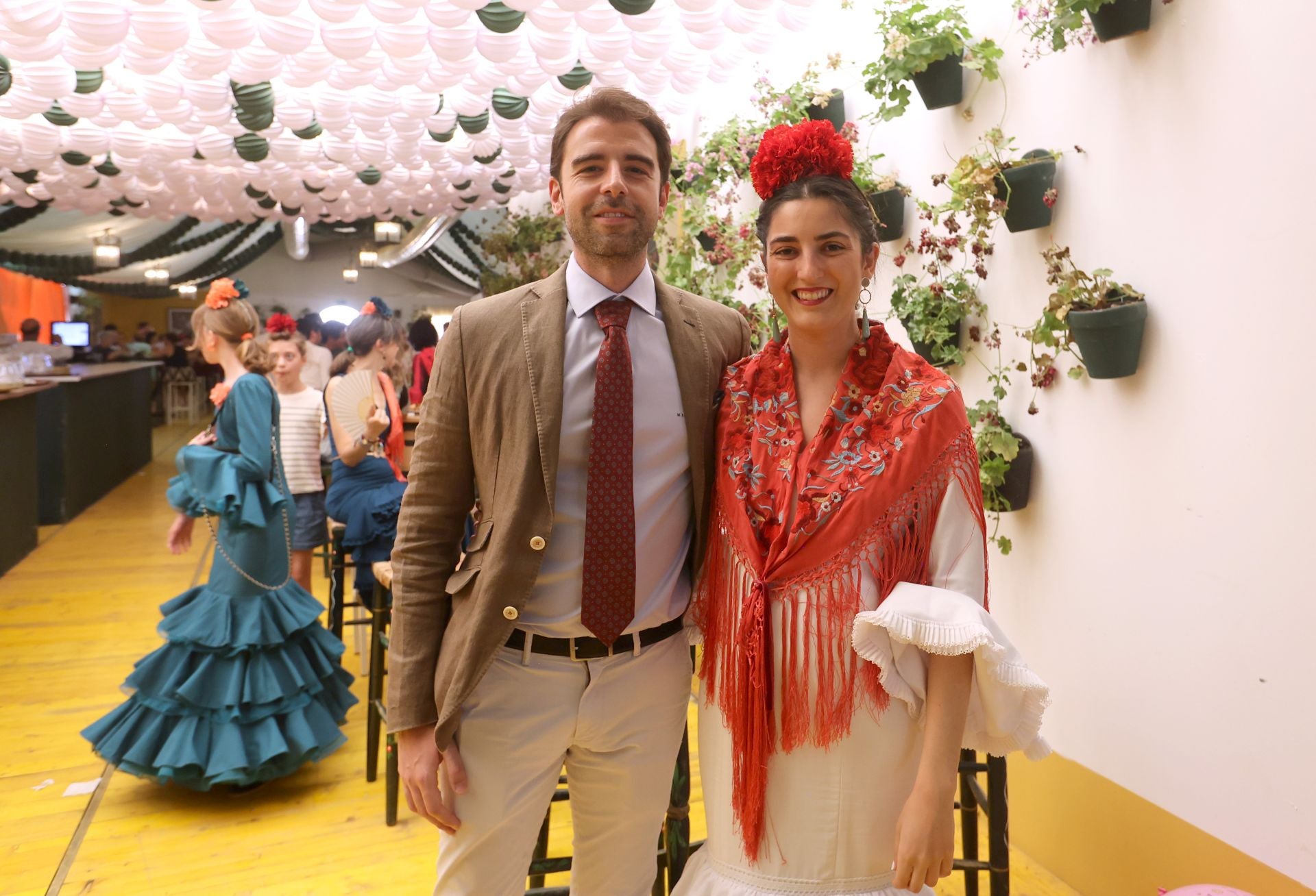 El animado ambiente de las casetas el último sábado de la Feria, en imágenes