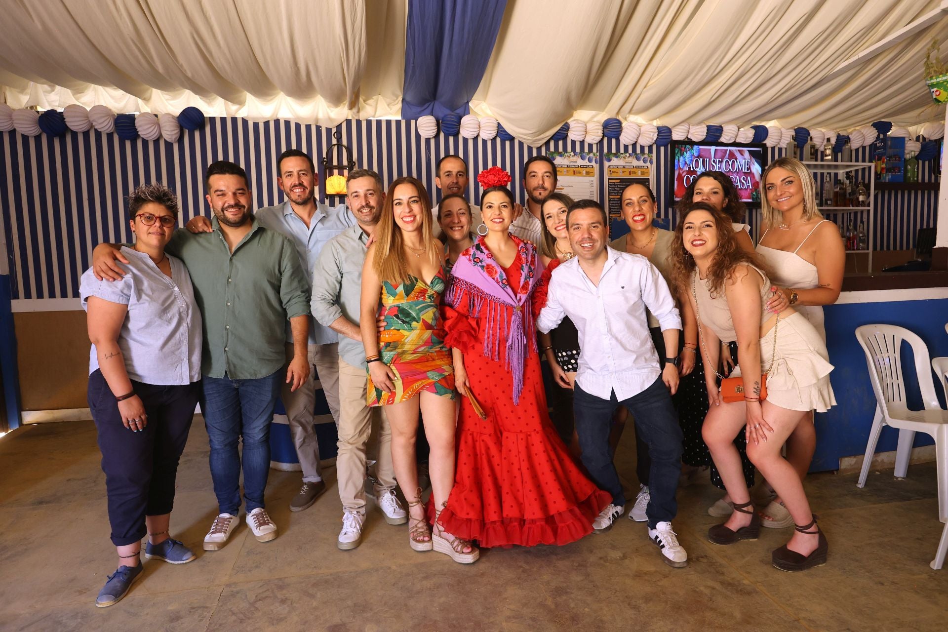 El animado ambiente de las casetas el último sábado de la Feria, en imágenes