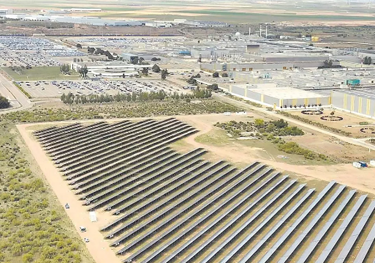 Vista aérea de la planta de Stellantis en Zaragoza (Figueruelas)