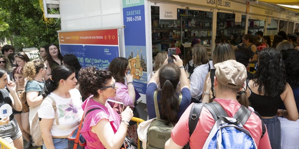 Quién firma hoy, domingo 8 de junio en la Feria del Libro 2025 de Madrid