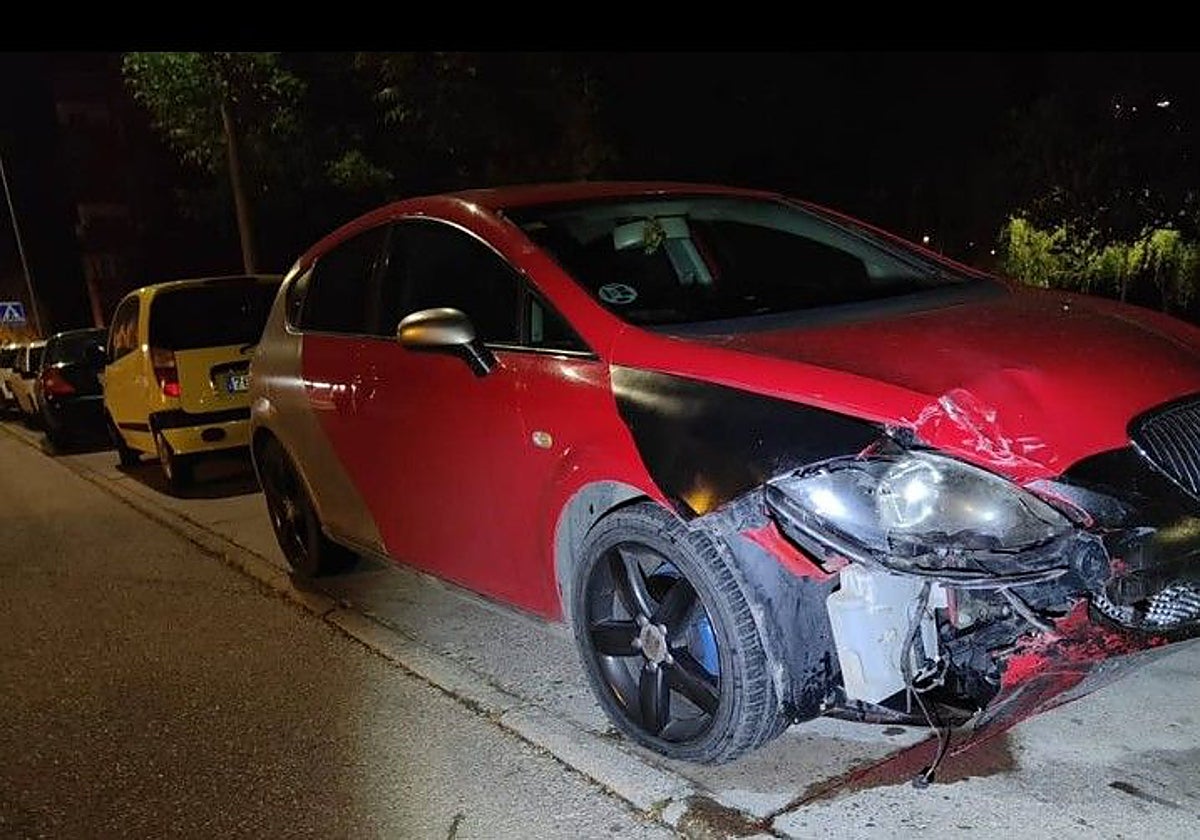 Uno de los vehículos siniestrados en la madrugada del domingo en Cuenca