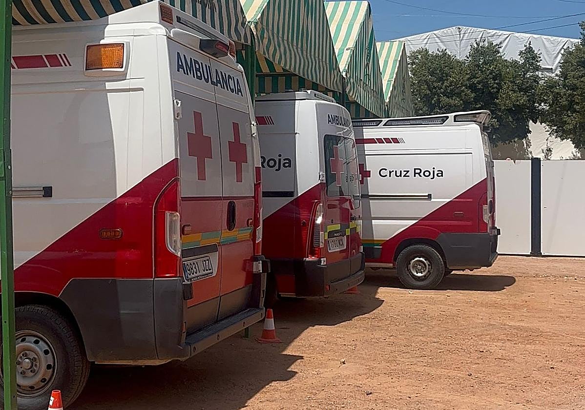 Ambulancias de Cruz Roja en la Feria de Córdoba