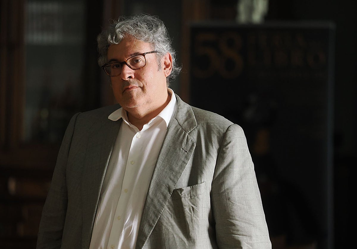 El escritor Juan Manuel de Prada en la Feria del Libro de Valladolid