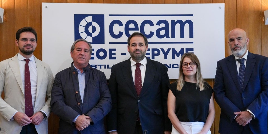 Núñez comparte con Cecam su propuesta de bajada de impuestos en Castilla-La Mancha