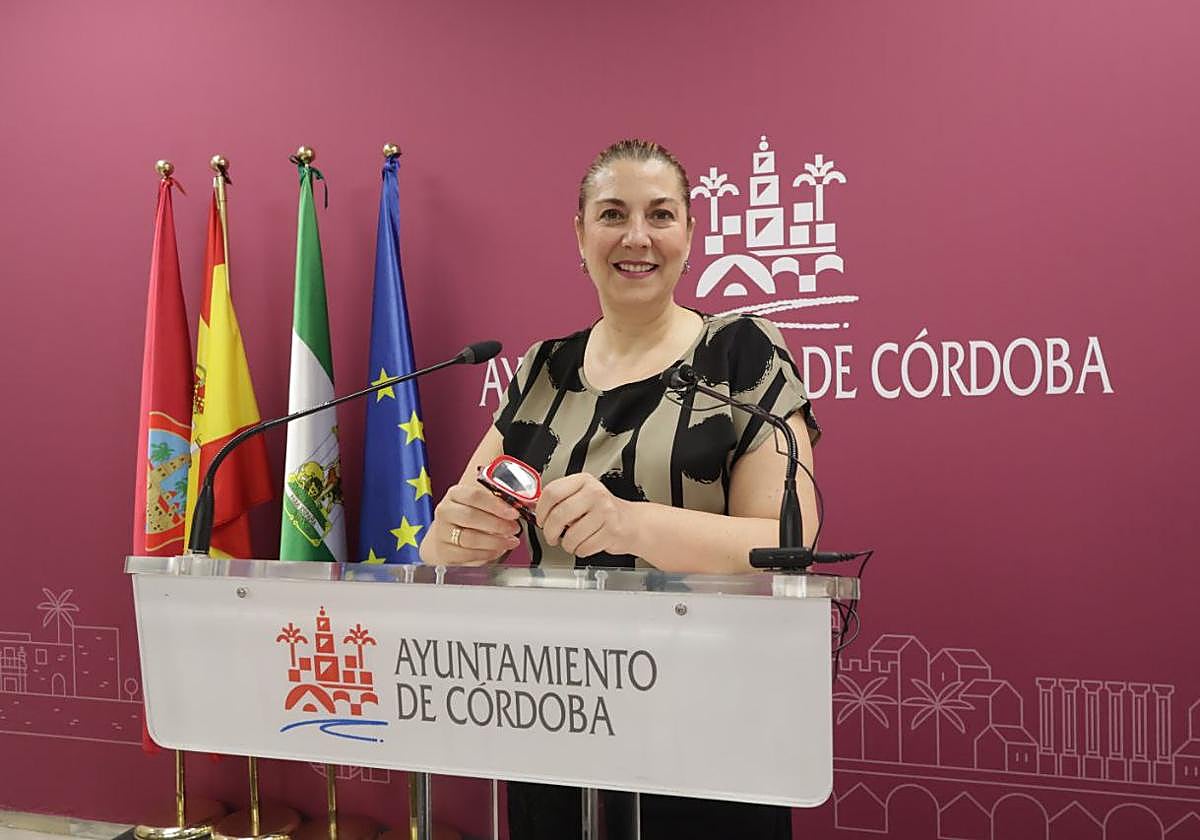 La concejal de Servicios Sociales, este lunes antes de iniciar su comparecencia