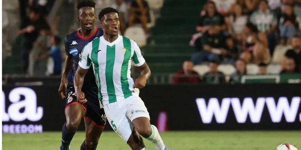 Operación salida en el córdoba cf: marvel, yoldi, del moral, corbo, genaro y magunazelaia se despiden junto a casas