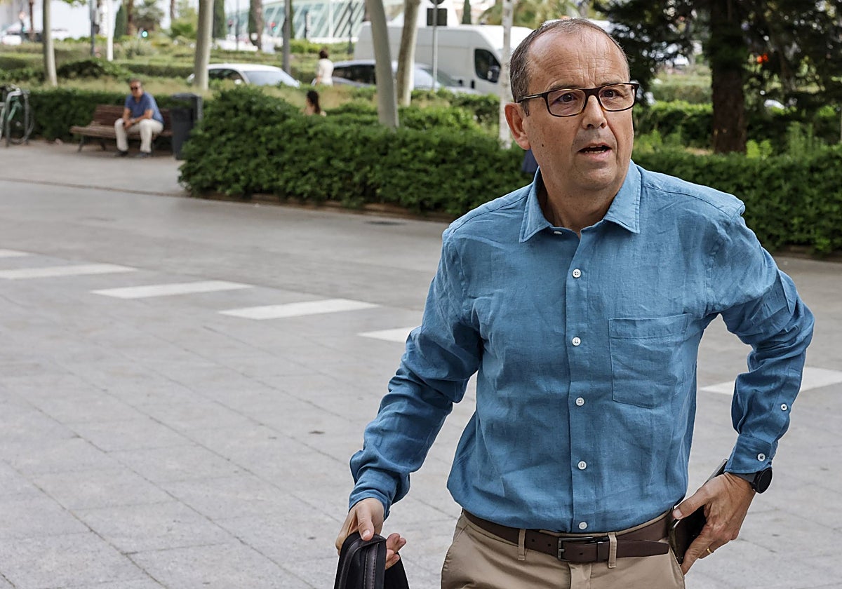 Imagen del jefe de Climatología de Aemet en la Comunidad Valenciana, José Ángel Núñez, este lunes en la Ciudad de la Justicia de Valencia