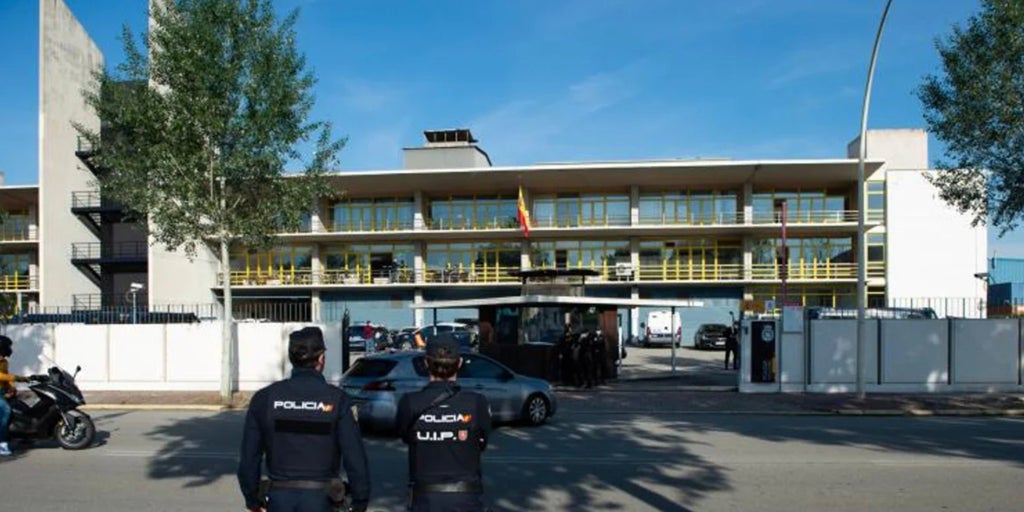 A juicio la exconsejera catalana de salud por la demora en la vacunación de policías y guardias