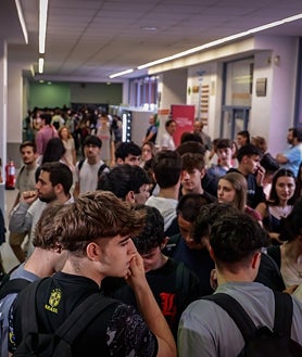 Imagen secundaria 2 - Nervios a las puertas del primer examen de la PAU 2025: «Es el día más importante del año. Vamos a demostrar lo que valemos»