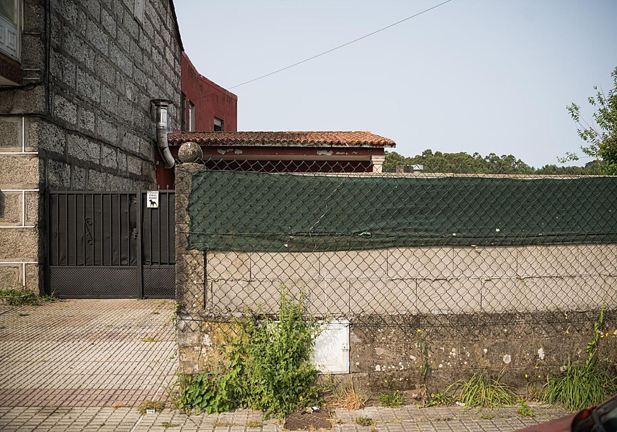 Fachada de una de las viviendas registradas por la Policía Nacional