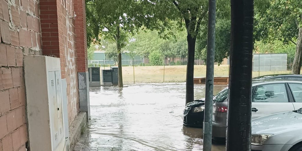 Una tromba de agua localizada sobre Azuqueca de Henares provoca inundaciones en bajos y garajes