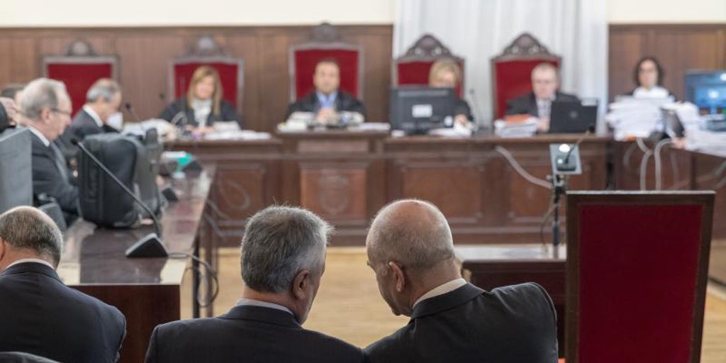 El cortafuegos del psoe para proteger a chaves y griñán complica la recuperación de los 680 millones «defraudados» en el caso ere