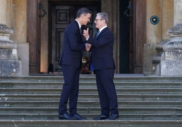 Un periódico británico alerta sobre la «pesadilla socialista española» de Pedro Sánchez al primer ministro Starmer