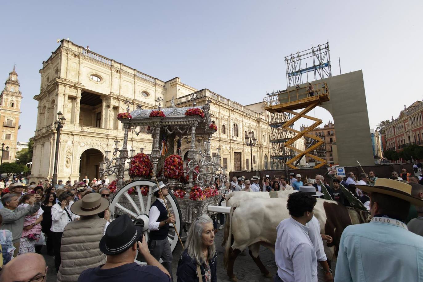 Salida de la Hermandad del Rocío de Sevilla en su peregrinación a la Aldea del Rocío