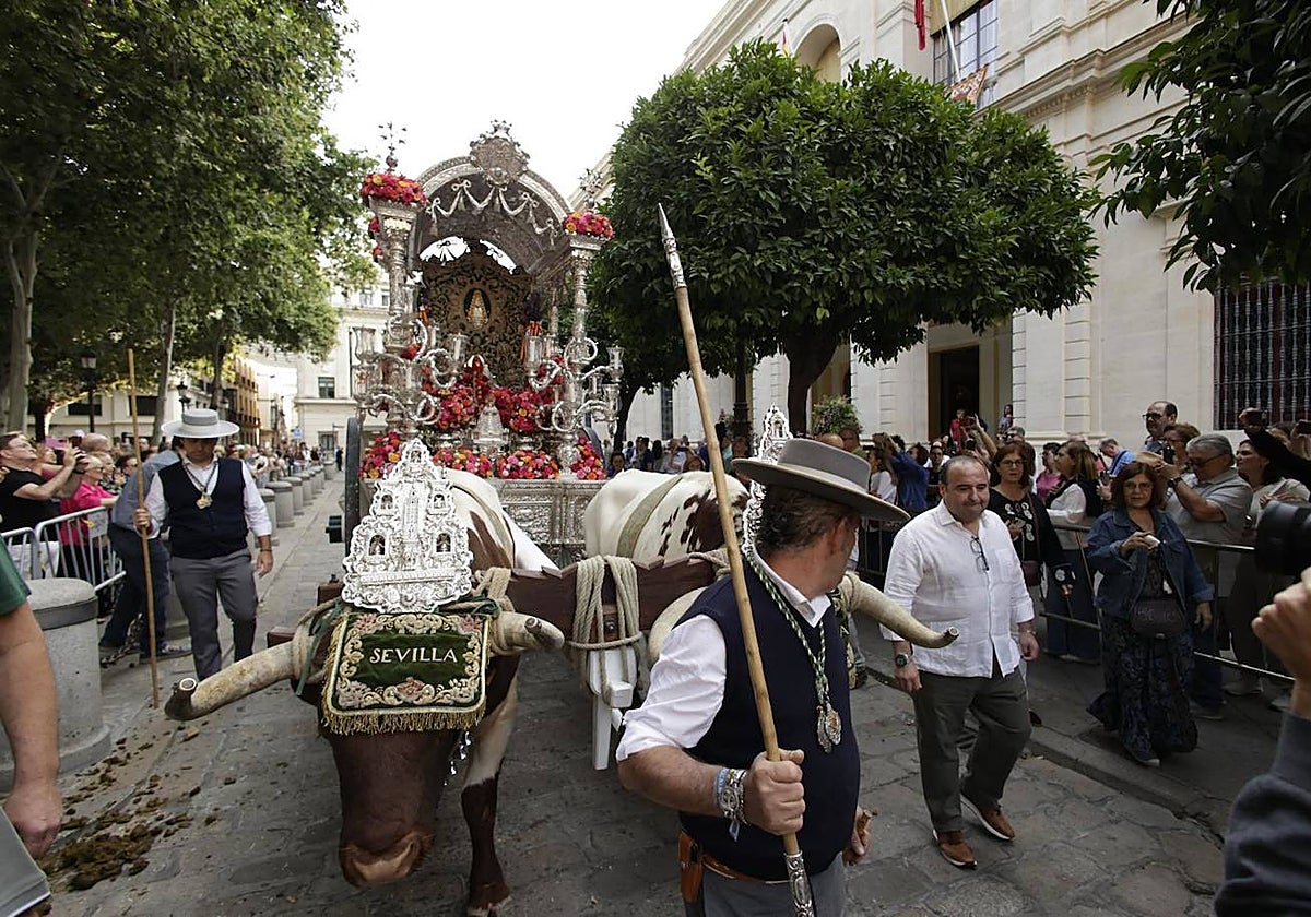 Salida de la Hermandad del Rocío de Sevilla en su peregrinación a la Aldea del Rocío