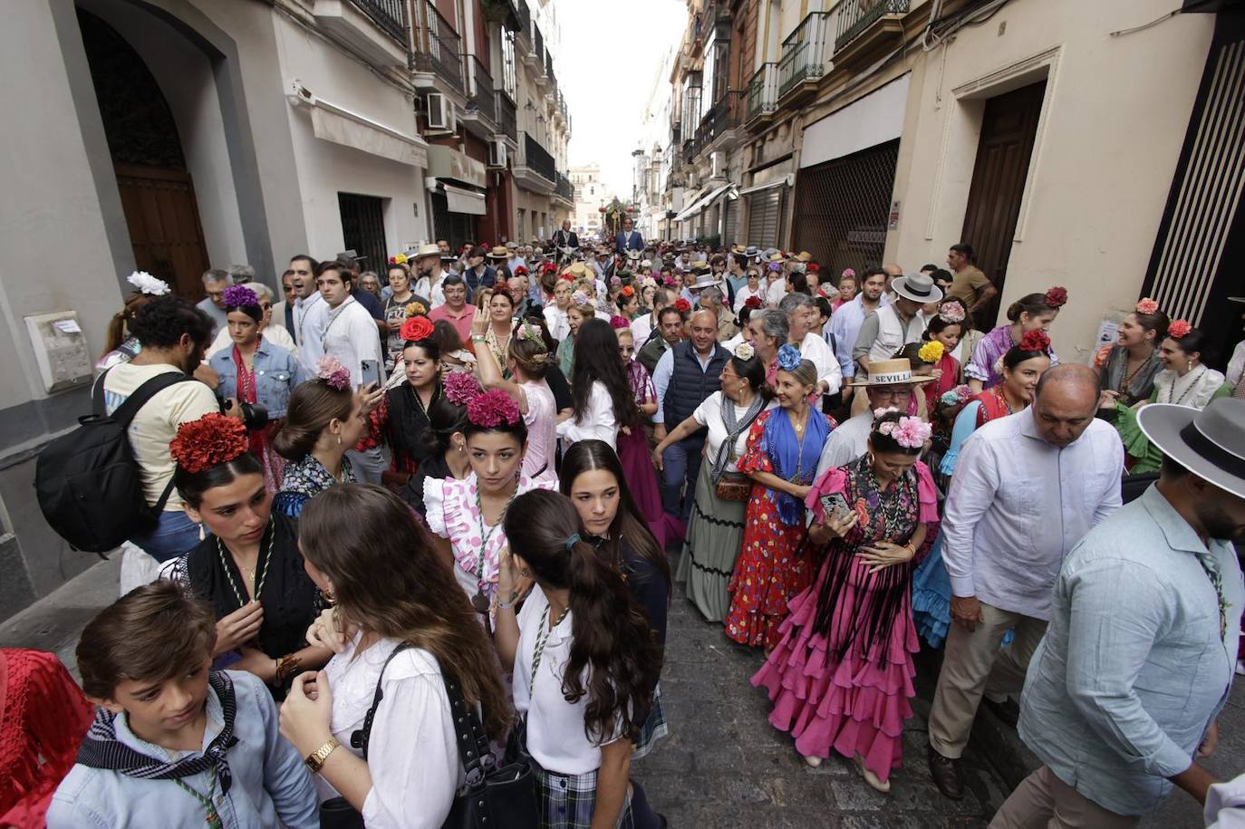 Salida de la Hermandad del Rocío de Sevilla en su peregrinación a la Aldea del Rocío