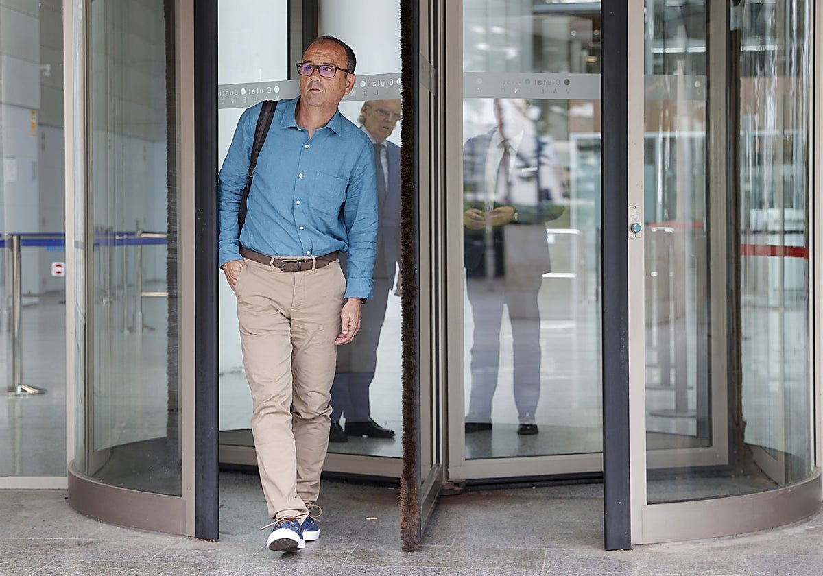 Imagen del jefe de Cimatología de Aemet en la Comunidad Valenciana, José Ángel Núñez, este lunes en la Ciudad de la Justicia de Valencia