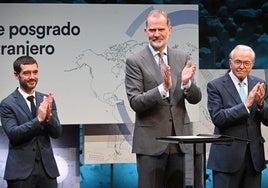 El Rey, a los jóvenes que estudiarán en tres continentes: «España os necesita y espera mucho de vosotros»