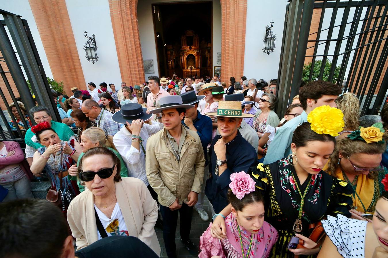 Primeros momentos de la peregrinación de la Hermandad del Rocío del Cerro del Águila