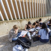 Quejas por el examen de Física en la PAU 2025 en Aragón: la falta de claridad y de datos en un enunciado desató los nervios y el enfado de los alumnos