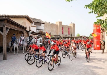La Vuelta hace una parada en Puy du Fou con leyendas como Miguel Induráin, Carlos Sastre o Perico Delgado