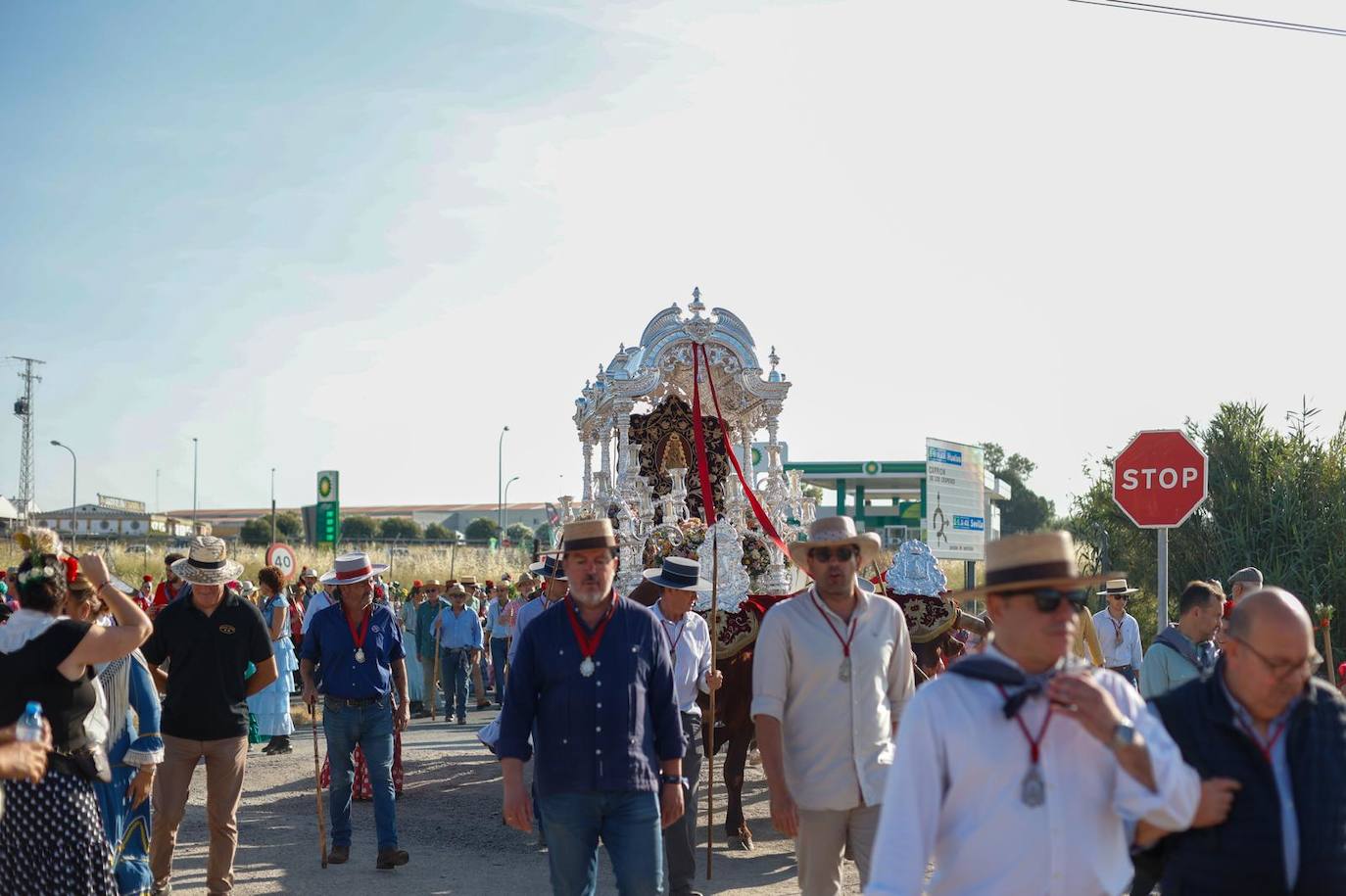 Salida de la hermandad de Carrión hacia la aldea del Rocío