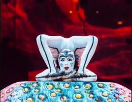 El arte urbano decora la explanada de Puente del Rey por la vuelta del Circo del Sol