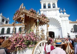 Imágenes de las primeras presentaciones de hermandades en la ermita del Rocío