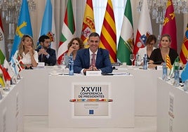 La Conferencia de Presidentes se convierte en un choque entre Sánchez y el PP, que le piden elecciones en vano