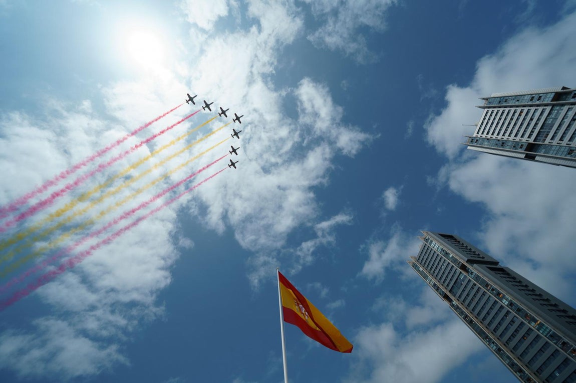 La Patrulla Águila del Ejército del Aire participa en el desfile con motivo del Día de las Fuerzas Armadas 2025