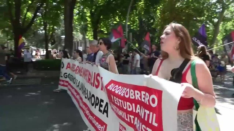 Cientos de personas se manifiestan en Madrid "contra el rearme y la militarización"