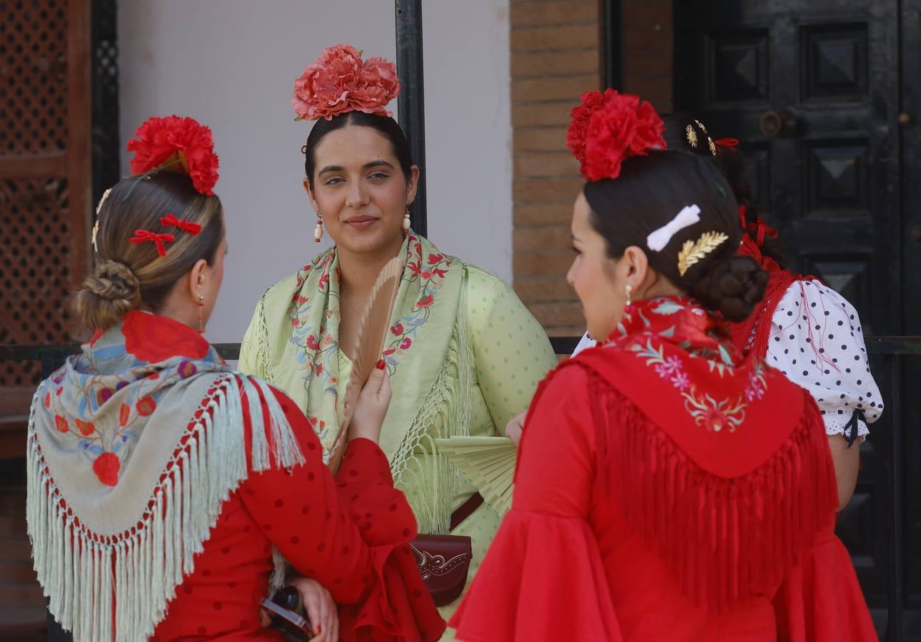 Ambiente y presentaciones de las hermandades filiales más antiguas en el sábado del Rocío 2025