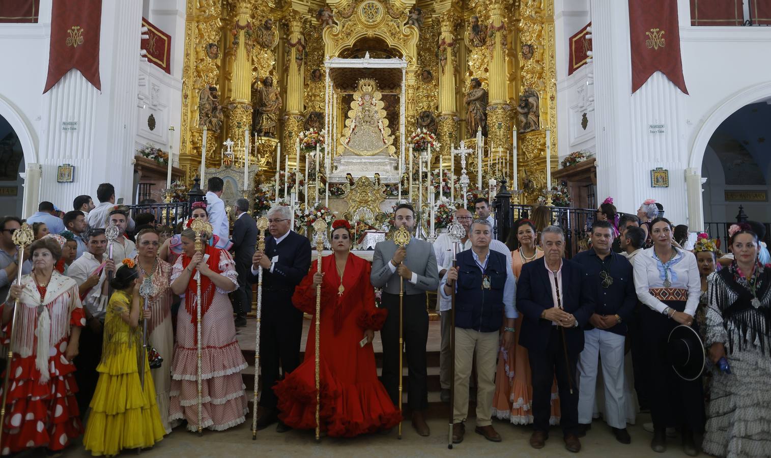 Ambiente y presentaciones de las hermandades filiales más antiguas en el sábado del Rocío 2025
