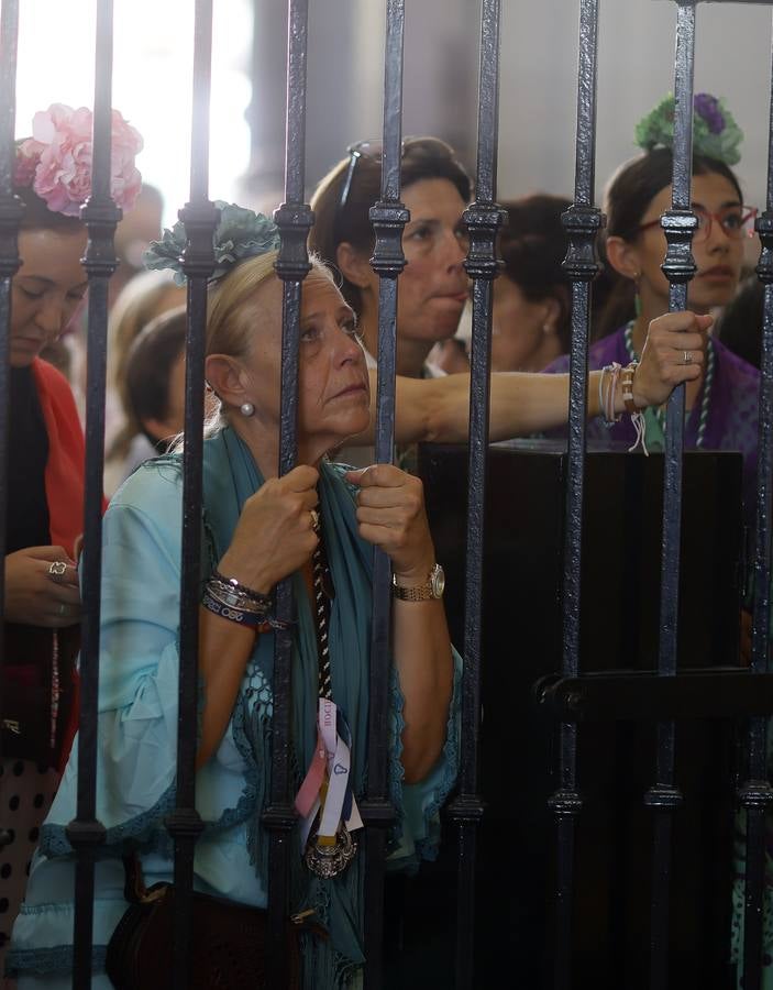 Ambiente y presentaciones de las hermandades filiales más antiguas en el sábado del Rocío 2025