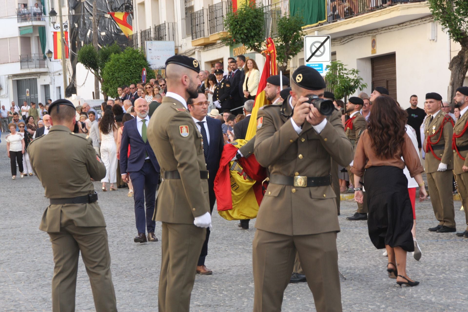 La emotiva jura de la bandera de España en Priego de Córdoba, en imágenes
