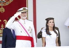Día de las Fuerzas Armadas en Canarias, en directo: desfile aéreo y terrestre y última hora del acto presidido por el Rey Felipe VI hoy